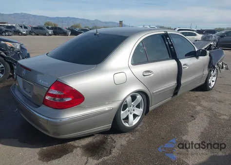 2006 Mercedes-Benz E 500 4Matic z USA, uszkodzony, nr VIN WDBUF83JX6X207674